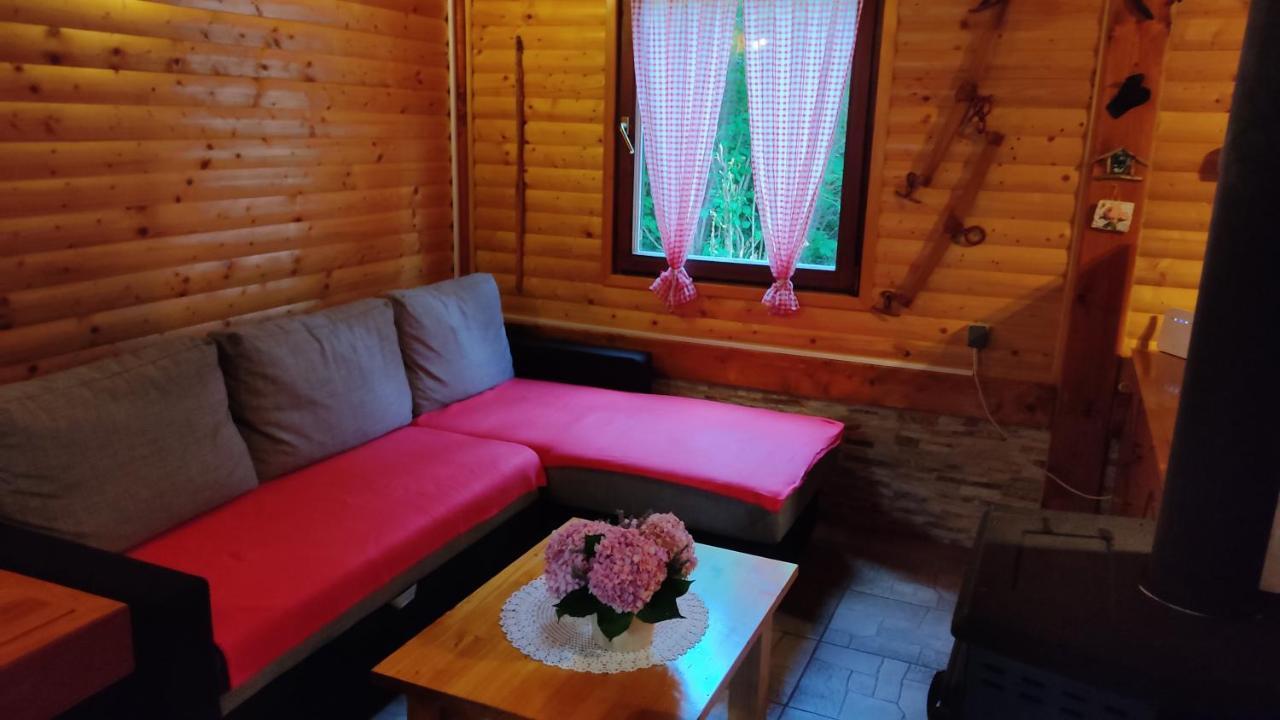 Kuca Za Odmor "Med Strmci" Villa Zlobin Eksteriør billede