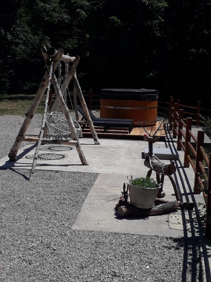 Kuca Za Odmor "Med Strmci" Villa Zlobin Eksteriør billede